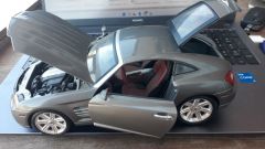 MAISTO 1/18 2003 CHRYSLER CROSSFIRE-GREY