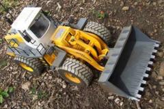 HOBBY ENGINE UZAKTAN KUMANDALI HE-0806 WHEELED LOADER 1/14 SCALE