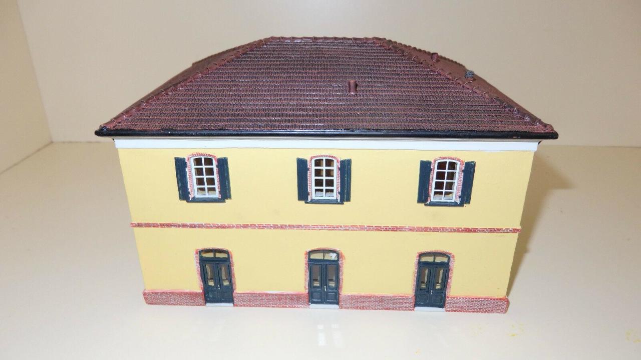 HORNBY HC8024 GAR BİNASI