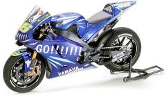 TAMIYA 21031 1/12 SCALE YAMAHA YZR-M1'04 NO.46/NO.17 GO!!!